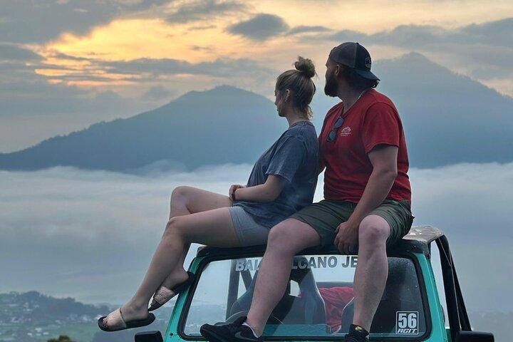 Tour dell'alba in jeep del Monte Batur e della lava nera