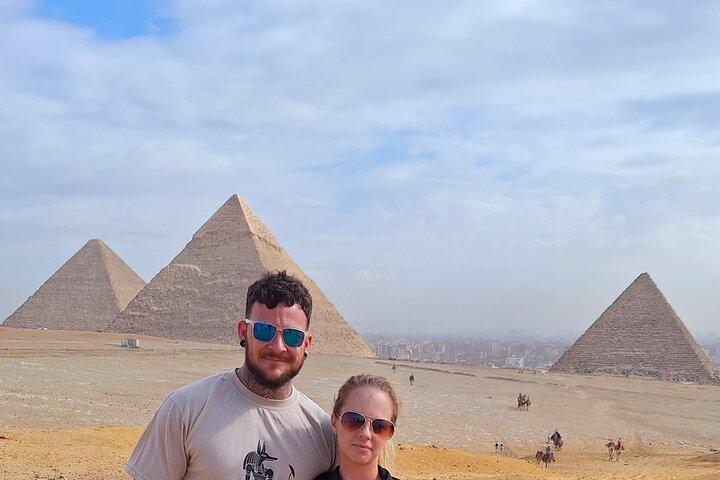 Excursão privada de 2 dias no Cairo Grand Egyptian Museum & Giza Pyramids