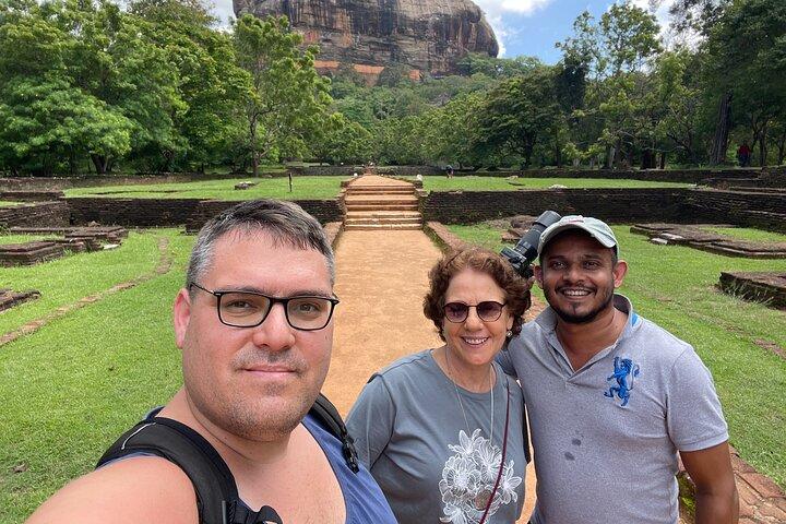 Conductor de Coche Privado e Inglés – Sri Lanka Island
