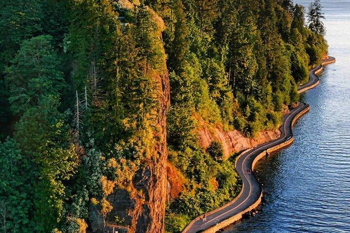 Esplora Stanley Park sui monopattini elettrici