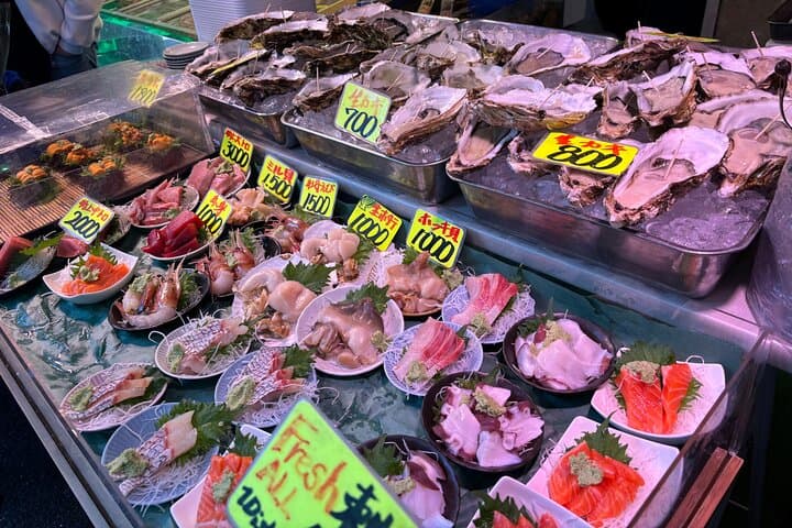 Tsukiji Fish Market Private Food Tour in Tokyo