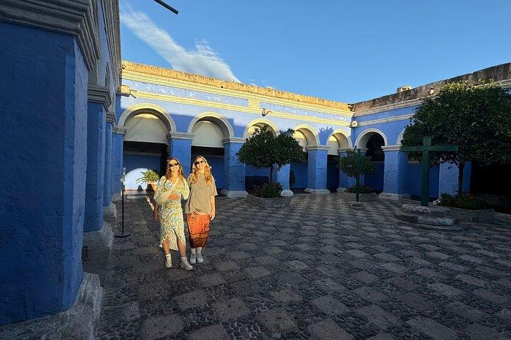 Hoteller i nærheden af Private Colonial City Tour & Santa Catalina Monastery