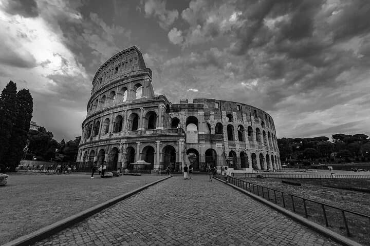 Guided Tour of Colosseum, Roman Forum & Palatine Hill in Rome