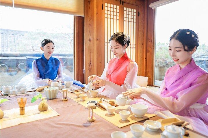Jeonju Hanok Village Hanbok Rental Experience via Hanboknam 내국인불가