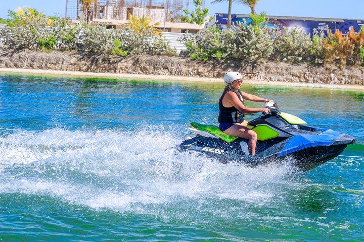 Aventura en moto acuática y kart acuático en Punta Cana con acceso al parque acuático