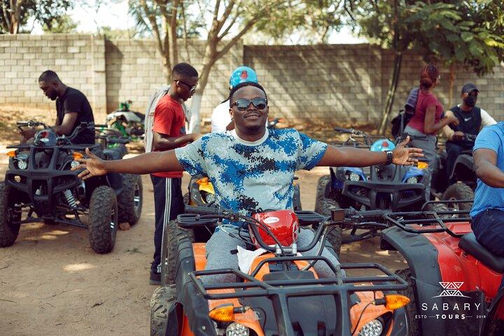 Atv et cascade Aventure avec déjeuner à travers Aburi