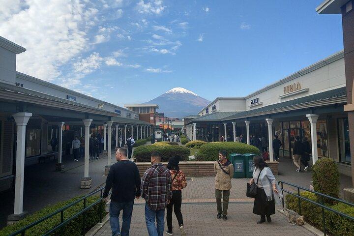 Mount Fuji Panoramic View and Shopping Day Tour from Shinjuku