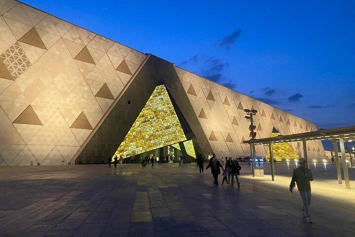 Grand Egyptian Museum Magnificent, King Tut Gallery e almoço