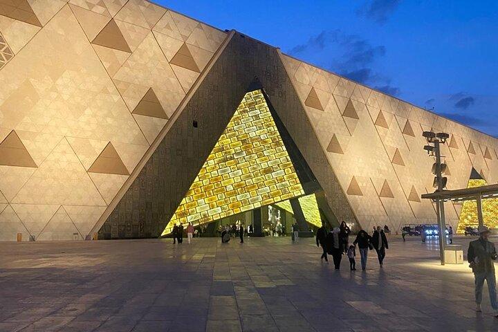 Grand Egyptian Museum Magnificent, King Tut Gallery e almoço