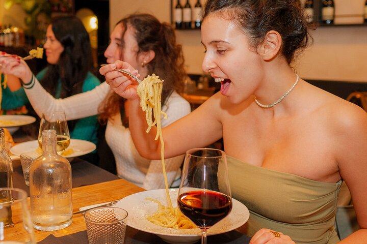 Rome : Trastevere Food Walking Tour avec vin local et repas de pâtes