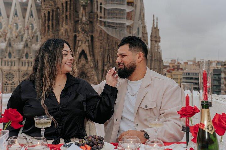 Romantische Termine und Vorschläge mit Blick auf die Sagrada Familia.