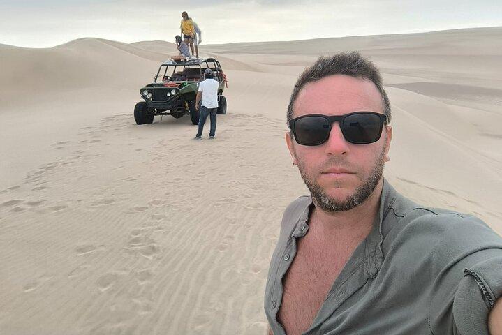Buggy eventyr i Huacachina Sandboarding og ørken solnedgang