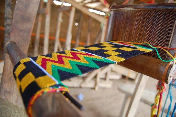Batik Making, Kente Weberei und Kunstzentrum Kulturmarkt