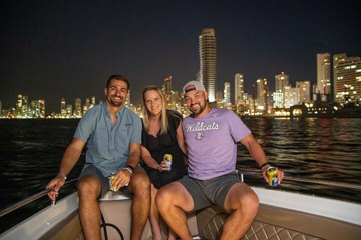 Tour of Bahia in Cartagena with Sunset, Music and Open Bar