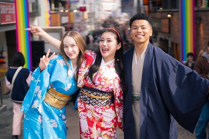 Tokyo, Shibuya: Kimono Rental / English-friendly / Meiji shrine