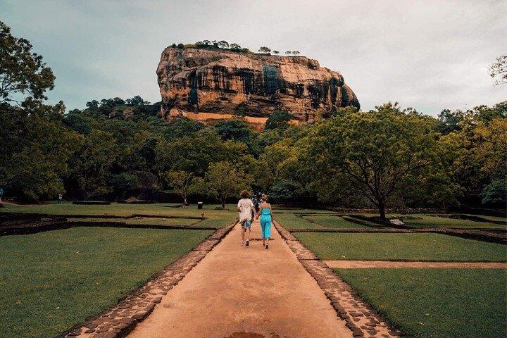 Utforska Sri Lanka på 5 dagar med frukost och lyxbil