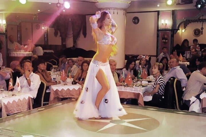 Cairo Dinner Cruise in Nile River With Belly Dancer & Tanora show