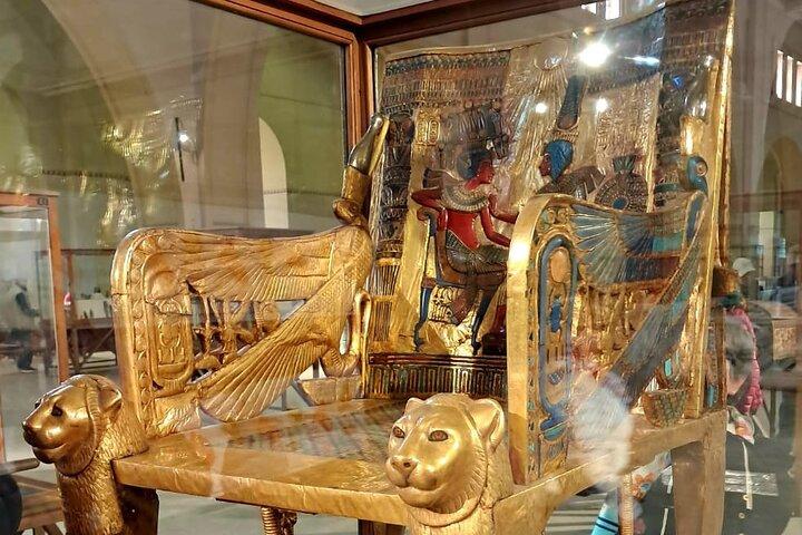 Fra Hurghada: Små gruppe pyramider og museum med grill
