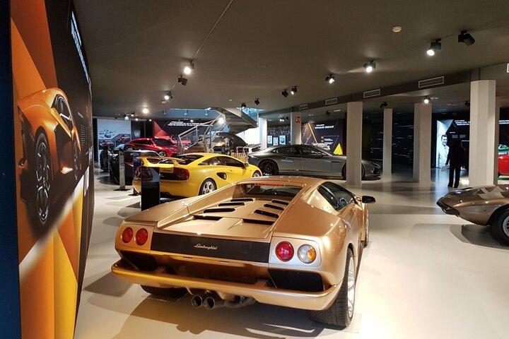 Bologne: Visite guidée du musée Lamborghini et billet d'entrée