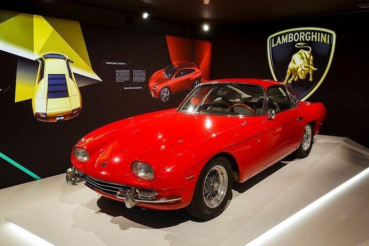 Bologne: Visite guidée du musée Lamborghini et billet d'entrée