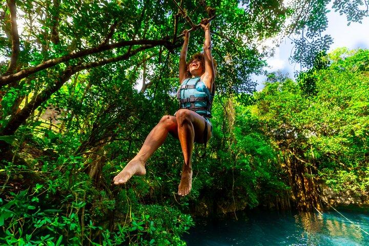 『プラヤ・デル・カルメン ATVアドベンチャー with Ziplines, Cenote』より