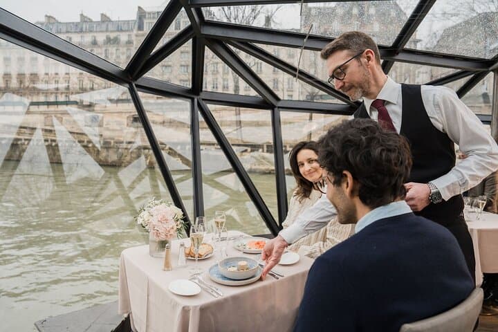 Bateaux Mouches® Lunch Cruise on the Seine River in Paris