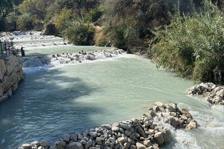 Exclusive Full-Day Tolantongo & La Gloria Hot Springs Adventure