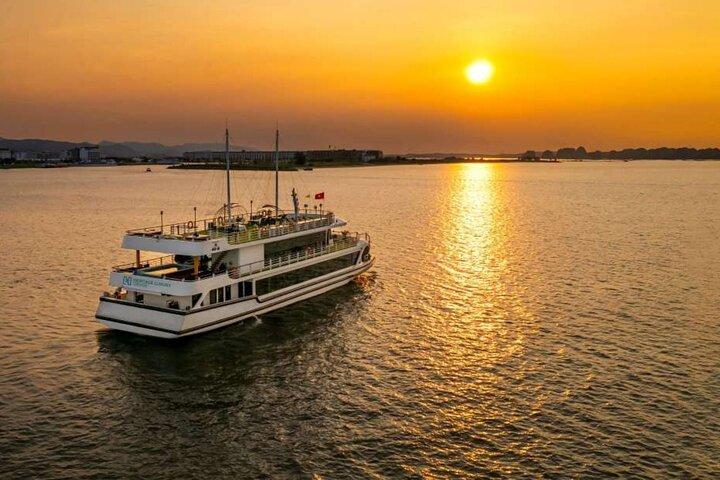 Ha Long Bay Luxe Cruise Dagtour met Transfer
