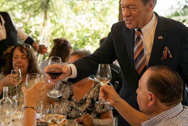 サン・ジミニャーノのフィレンツェ共同料理教室とワイン試飲