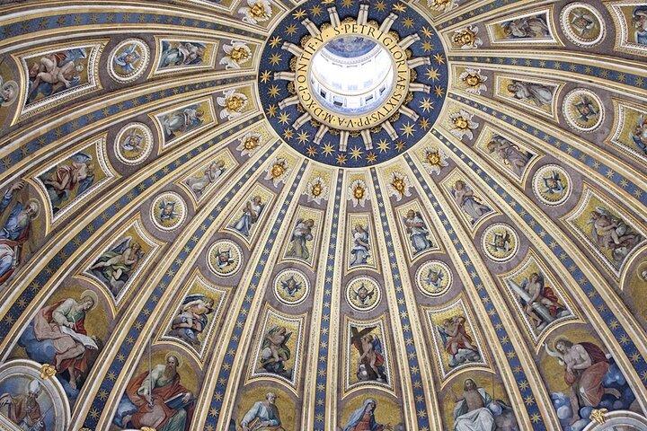 Saint Peter's Basilica and Papal Tombs tour with reserved access