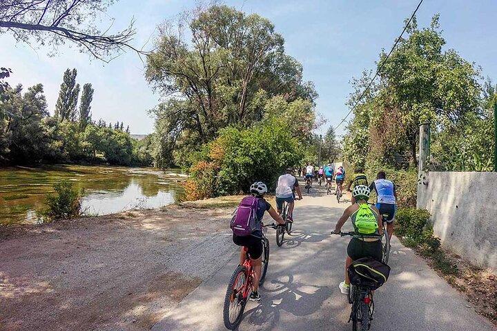 Autoguidé: Cyclisme Ciro Trail - Mostar & vignobles impériaux