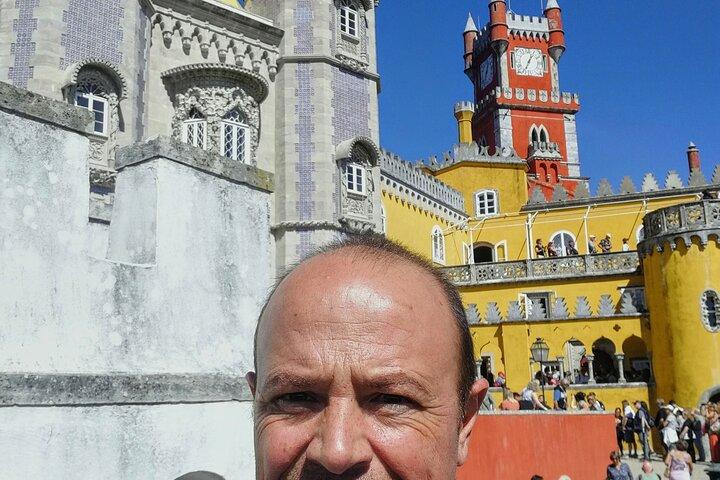 Från Lissabon: Pena Palace Gardens, Cabo da Roca och Cascais Tour