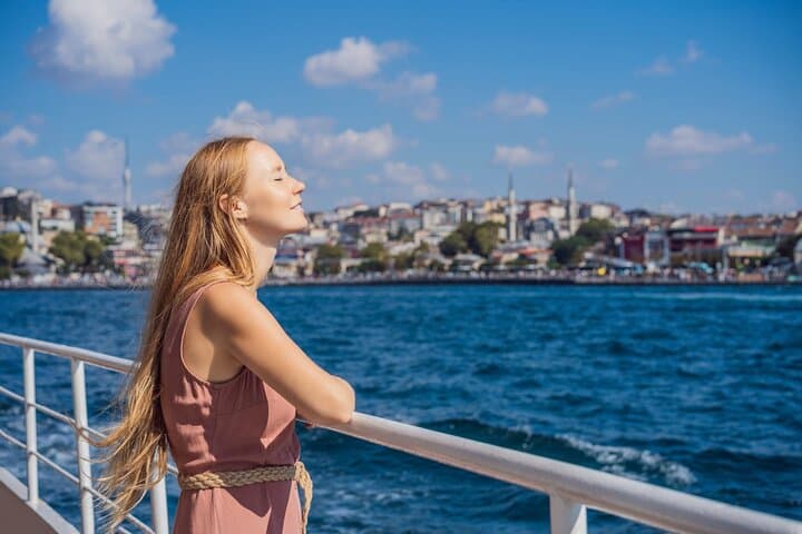 Istanbul Bosphorus Sightseeing Cruise with Audio Guide