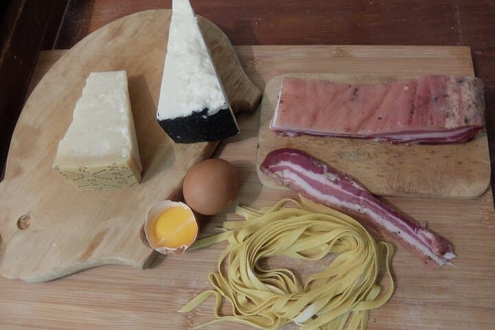 Home Cooking in Testaccio: Cacio e Pepe, Amatriciana, Carbonara