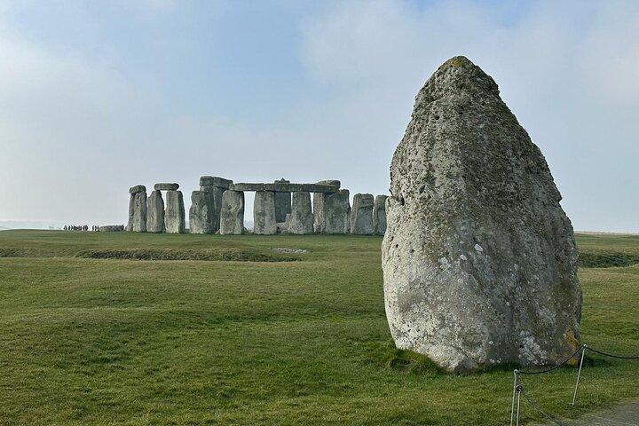 Stonehenge and Bath Private Black Cab Tour with Hotel Pick Up
