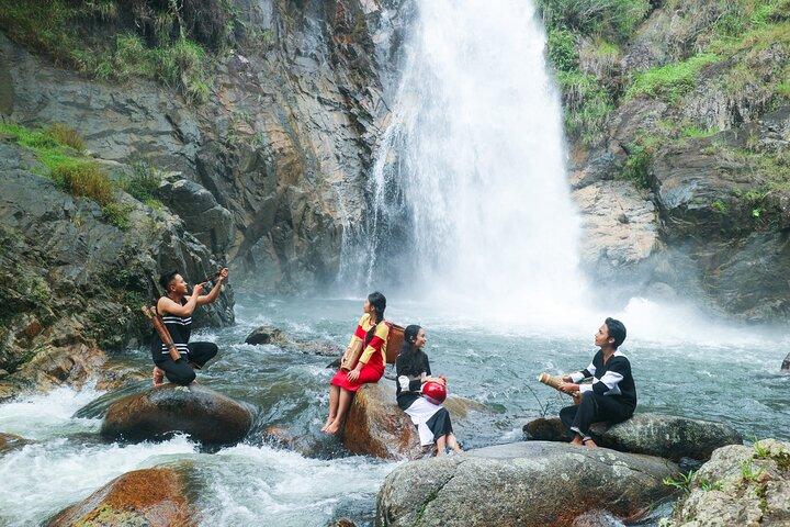 Dien Khanh e Khanh Vinh Exploração Cultural e Natural