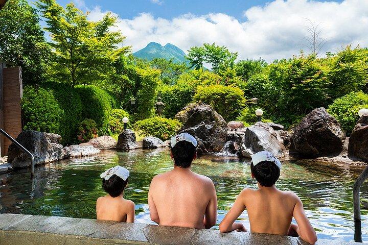 由布院九州野生動物公園別府地獄日帰りツアー福岡発