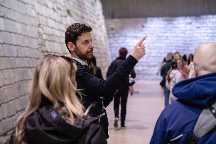 Obras maestras del Louvre en un grupo pequeño — MonaLisa & Museum