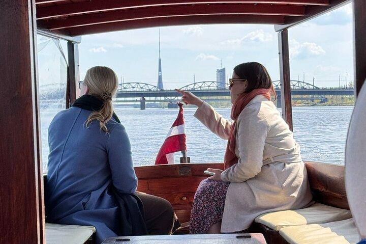 Riga: Historisk kanalbåtstur med Audio Guide