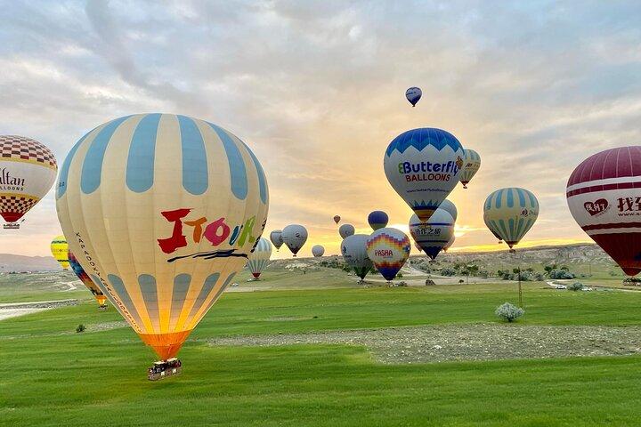 Vol en montgolfière au-dessus de la Cappadoce
