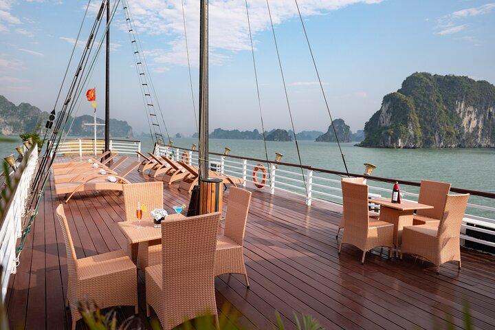 2 dagen Bai Tu Long Bay verkennen op cruise