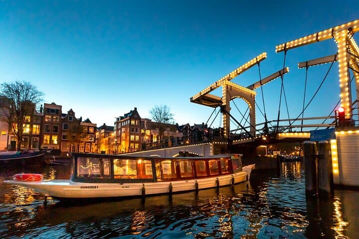 Amsterdam Evening (Sunset) Canal Cruise with Live Guide and Bar