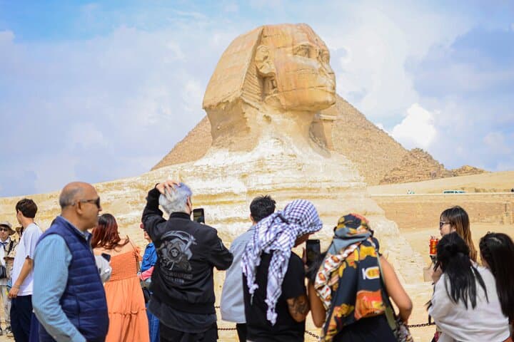 Private Tour of Giza Pyramids with Camel Ride and Pyramid Access