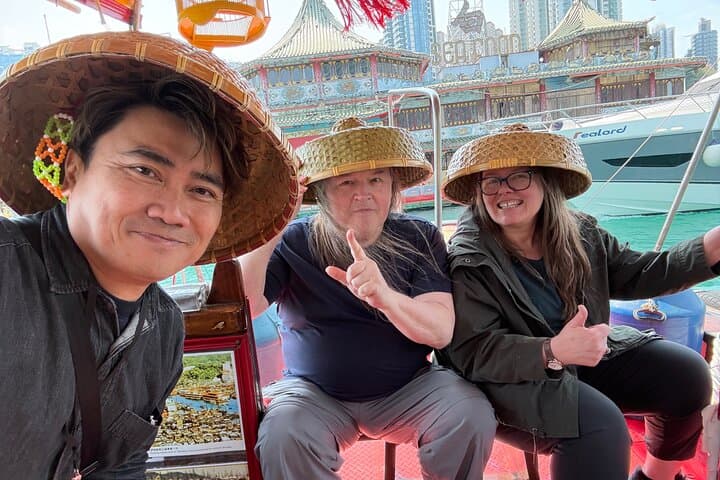 Hong Kong Private Tour with Master Storyteller (Full or Half Day)