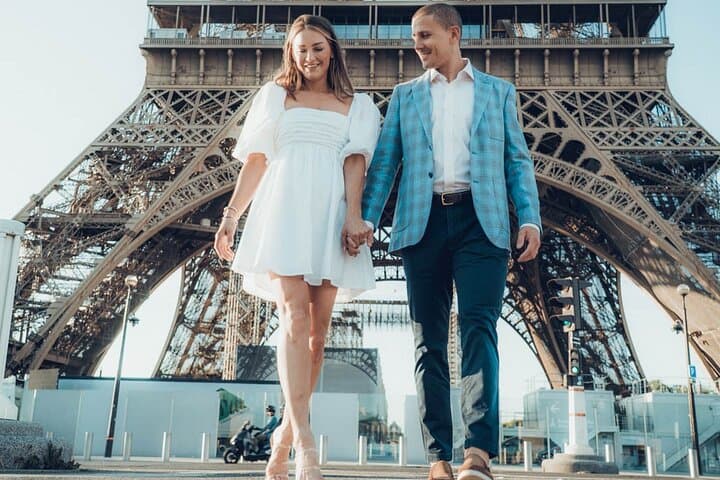 Photo shoot in Paris – Eiffel Tower - 30 min - 15 photos