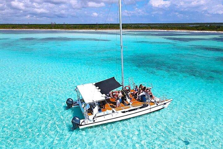 Catamarã Snorkel Adventure para El Cielo e The Money Bar Beach