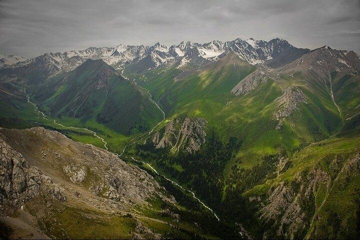 Almaty Jeep privat tur: Issyk Lake, Turgen vattenfall, forell gård