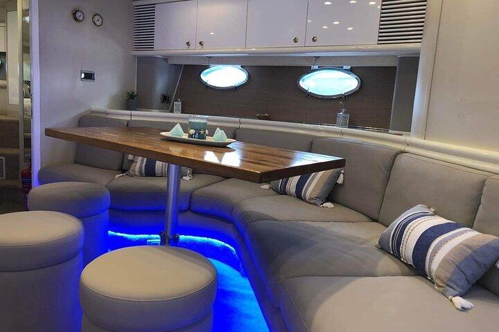 All Inclusive Day Cruise em um iate de motor