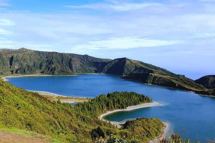 Lagoa do Fogo - Aventura Privada de Jeep - Meio Dia