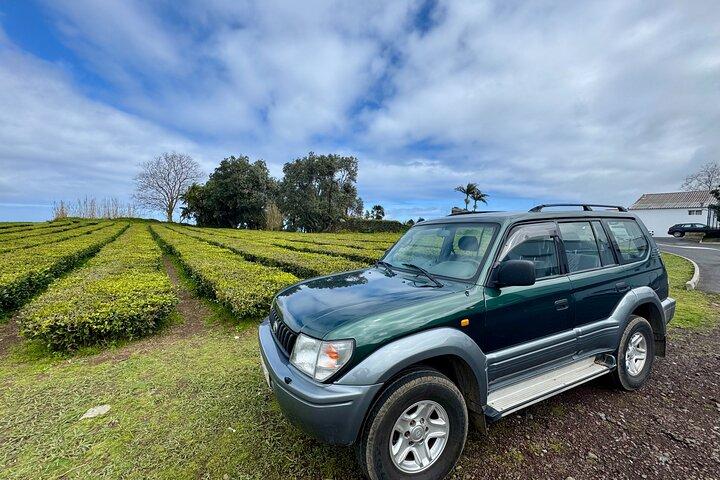Lagoa do Fogo - Aventura Privada de Jeep - Meio Dia